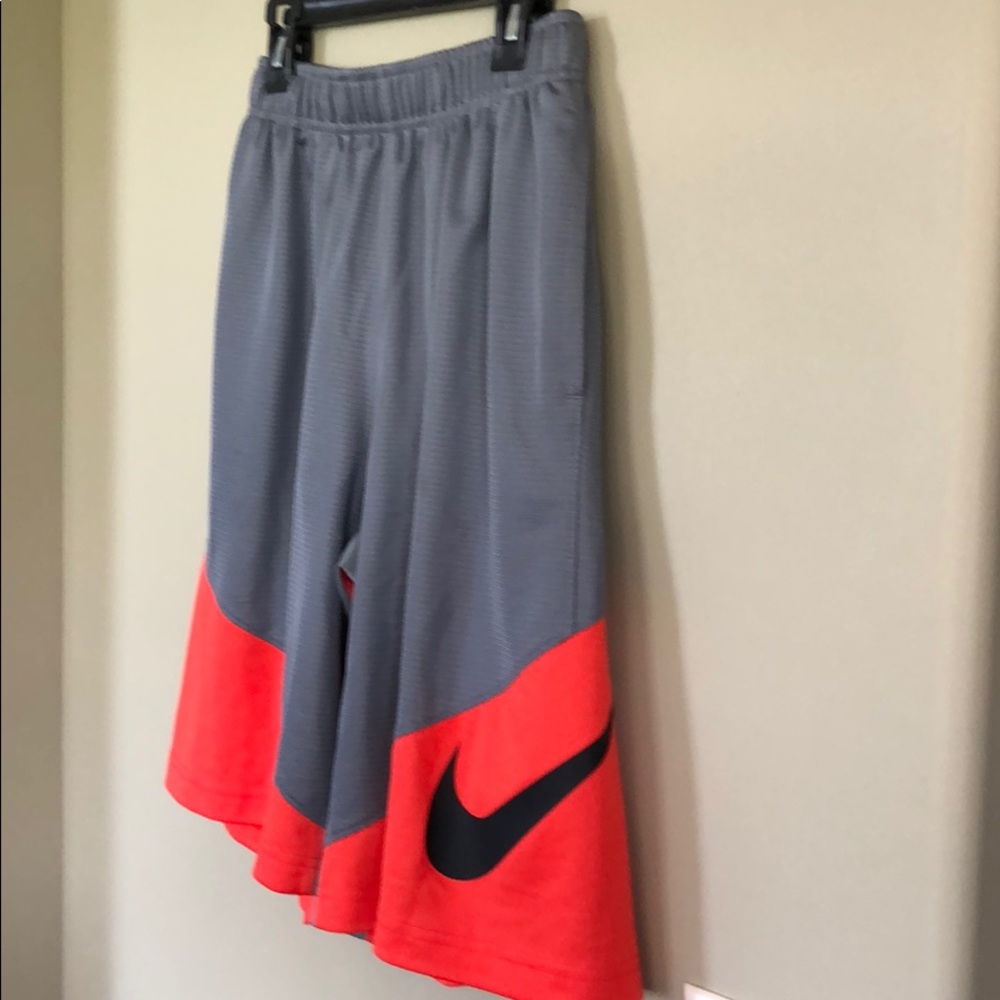 Nike Shorts - Picture 3 of 4